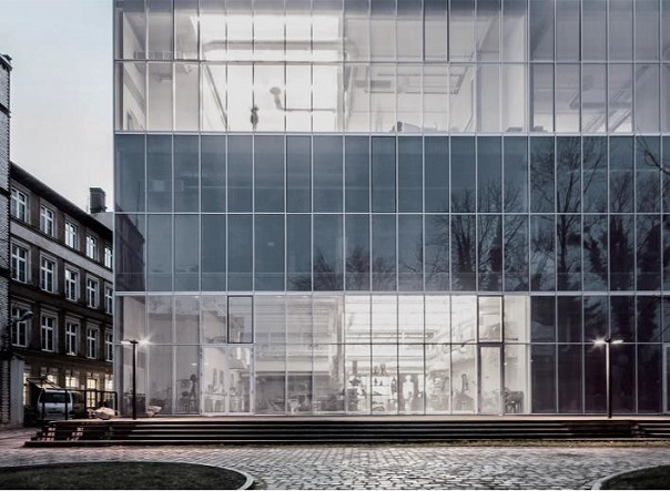 الزجاج الكهروكرومي