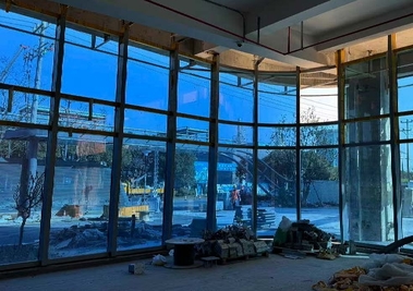 Adaptive window tint